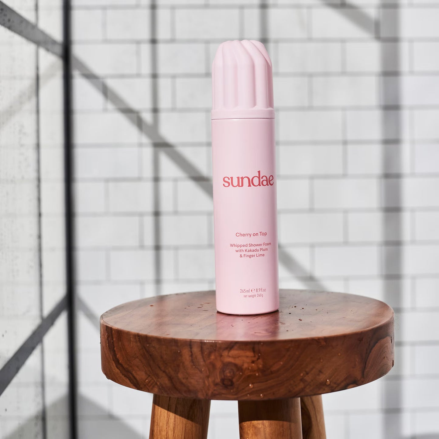 Sundae Body Cherry on Top Whipped Shower Foam mit Kakadu-Pflaume und Fingerlimette 265 ml